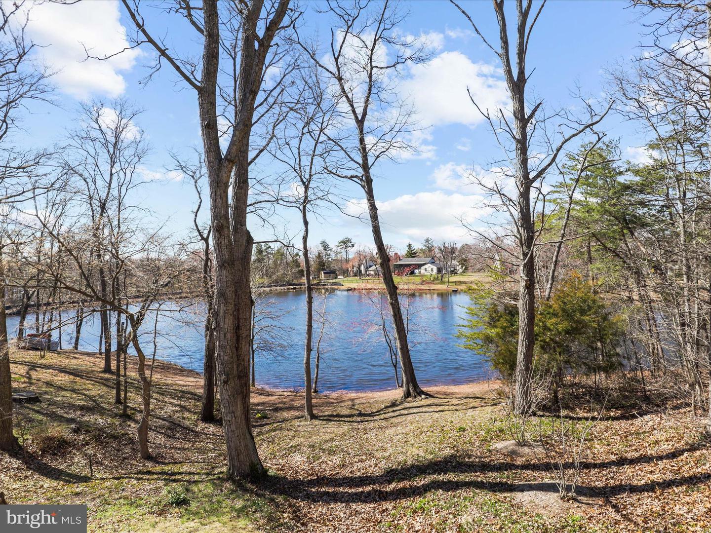 13505 CLEAR LAKE CT, HERNDON, Virginia 20171, 4 Bedrooms Bedrooms, ,2 BathroomsBathrooms,Residential,For sale,13505 CLEAR LAKE CT,VAFX2252252 MLS # VAFX2252252