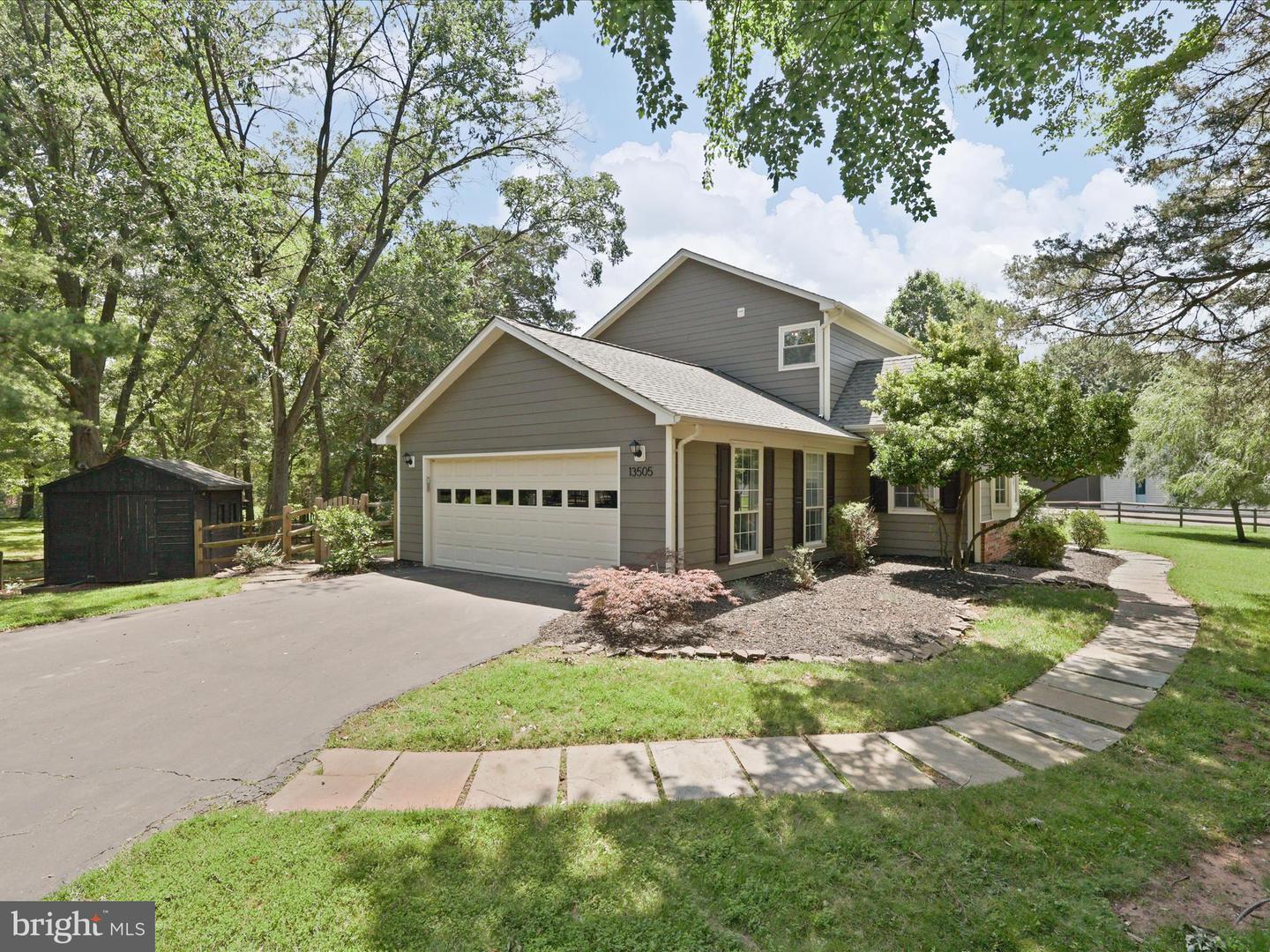 13505 CLEAR LAKE CT, HERNDON, Virginia 20171, 4 Bedrooms Bedrooms, ,2 BathroomsBathrooms,Residential,For sale,13505 CLEAR LAKE CT,VAFX2252252 MLS # VAFX2252252