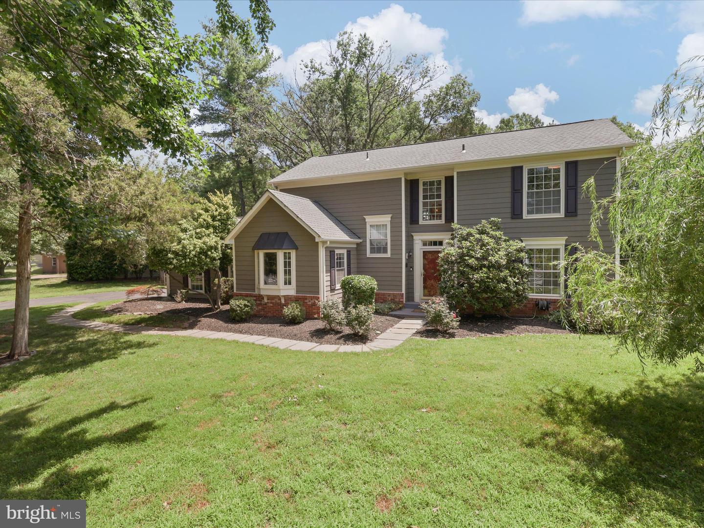 13505 CLEAR LAKE CT, HERNDON, Virginia 20171, 4 Bedrooms Bedrooms, ,2 BathroomsBathrooms,Residential,For sale,13505 CLEAR LAKE CT,VAFX2252252 MLS # VAFX2252252