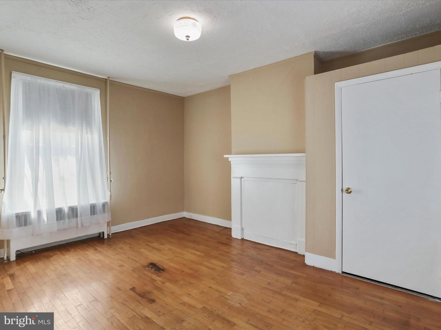 105 WATER ST, EDINBURG, Virginia 22824, 4 Bedrooms Bedrooms, ,2 BathroomsBathrooms,Residential,For sale,105 WATER ST,VASH2011840 MLS # VASH2011840