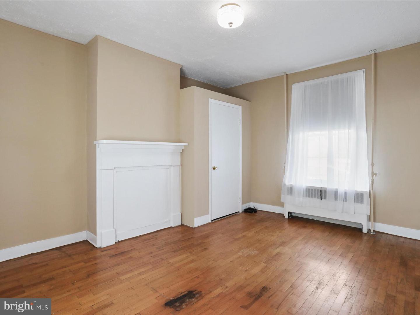 105 WATER ST, EDINBURG, Virginia 22824, 4 Bedrooms Bedrooms, ,2 BathroomsBathrooms,Residential,For sale,105 WATER ST,VASH2011840 MLS # VASH2011840