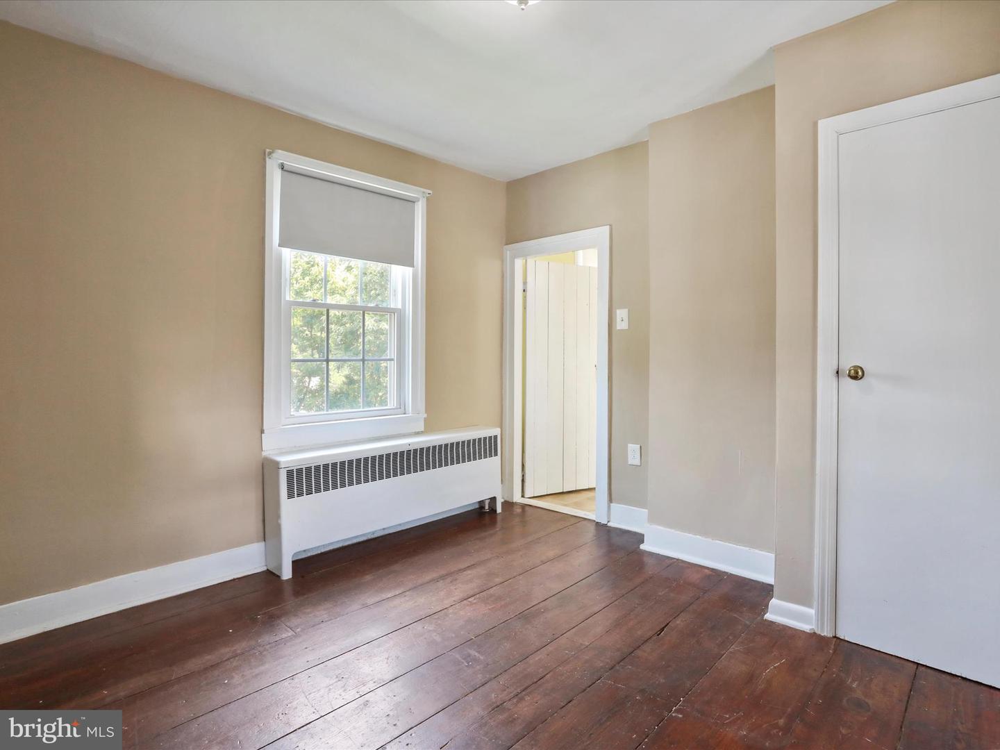 105 WATER ST, EDINBURG, Virginia 22824, 4 Bedrooms Bedrooms, ,2 BathroomsBathrooms,Residential,For sale,105 WATER ST,VASH2011840 MLS # VASH2011840