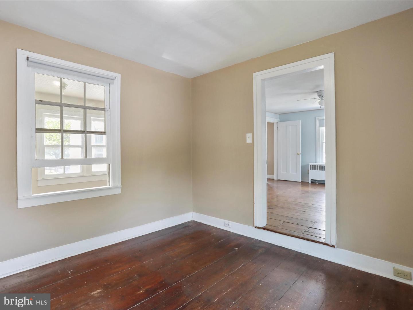 105 WATER ST, EDINBURG, Virginia 22824, 4 Bedrooms Bedrooms, ,2 BathroomsBathrooms,Residential,For sale,105 WATER ST,VASH2011840 MLS # VASH2011840