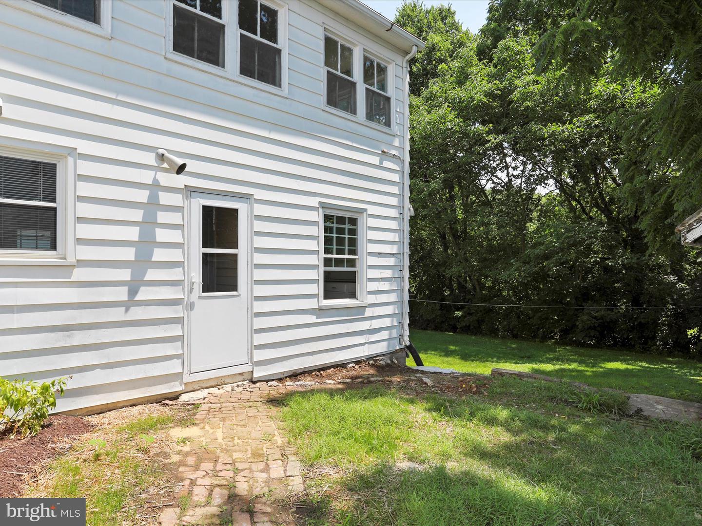 105 WATER ST, EDINBURG, Virginia 22824, 4 Bedrooms Bedrooms, ,2 BathroomsBathrooms,Residential,For sale,105 WATER ST,VASH2011840 MLS # VASH2011840