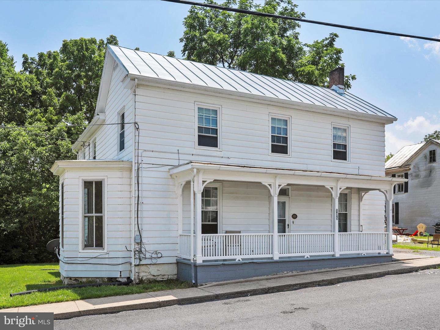 105 WATER ST, EDINBURG, Virginia 22824, 4 Bedrooms Bedrooms, ,2 BathroomsBathrooms,Residential,For sale,105 WATER ST,VASH2011840 MLS # VASH2011840