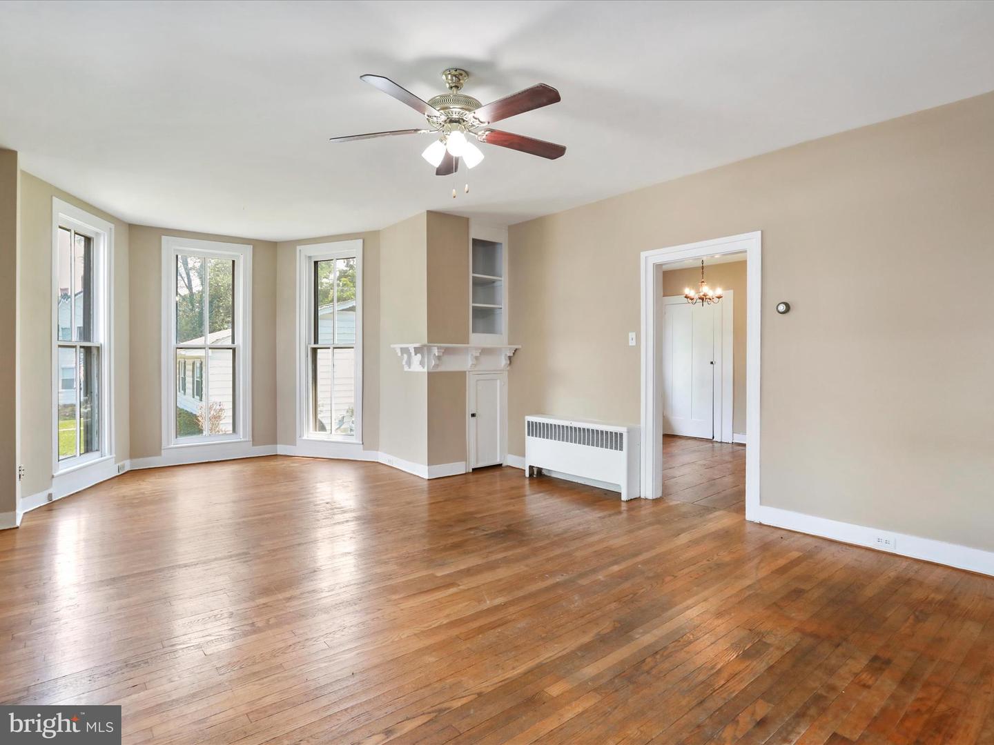 105 WATER ST, EDINBURG, Virginia 22824, 4 Bedrooms Bedrooms, ,2 BathroomsBathrooms,Residential,For sale,105 WATER ST,VASH2011840 MLS # VASH2011840