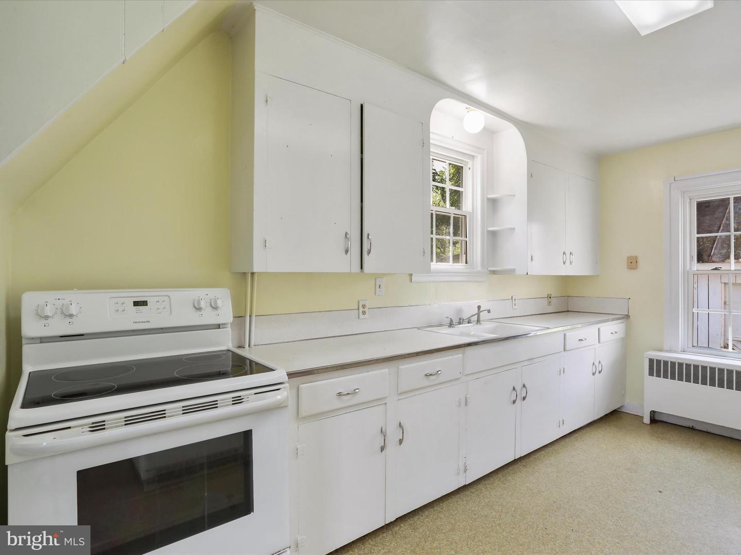 105 WATER ST, EDINBURG, Virginia 22824, 4 Bedrooms Bedrooms, ,2 BathroomsBathrooms,Residential,For sale,105 WATER ST,VASH2011840 MLS # VASH2011840