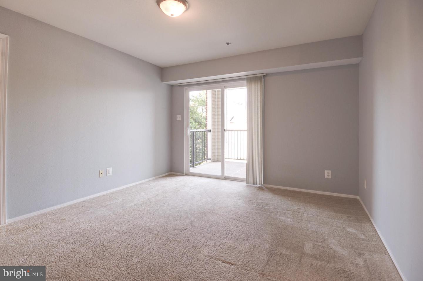 3313 WYNDHAM CIR #3210, ALEXANDRIA, Virginia 22302, 1 Bedroom Bedrooms, ,1 BathroomBathrooms,Residential,For sale,3313 WYNDHAM CIR #3210,VAAX2046980 MLS # VAAX2046980