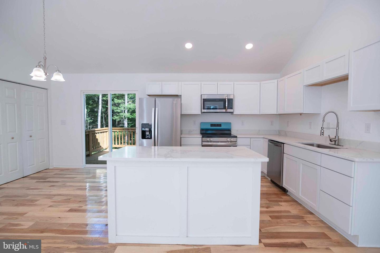 598 CRAB APPLE RD, MOUNT JACKSON, Virginia 22842, 3 Bedrooms Bedrooms, 6 Rooms Rooms,2 BathroomsBathrooms,Residential,For sale,598 CRAB APPLE RD,VASH2011850 MLS # VASH2011850