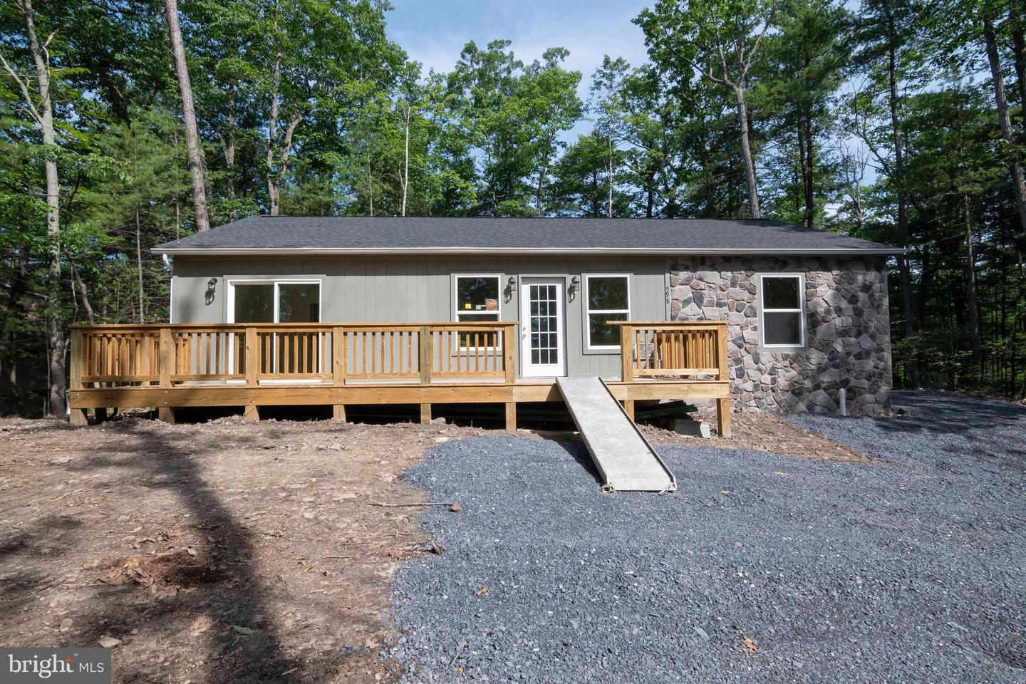 598 CRAB APPLE RD, MOUNT JACKSON, Virginia 22842, 3 Bedrooms Bedrooms, 6 Rooms Rooms,2 BathroomsBathrooms,Residential,For sale,598 CRAB APPLE RD,VASH2011850 MLS # VASH2011850