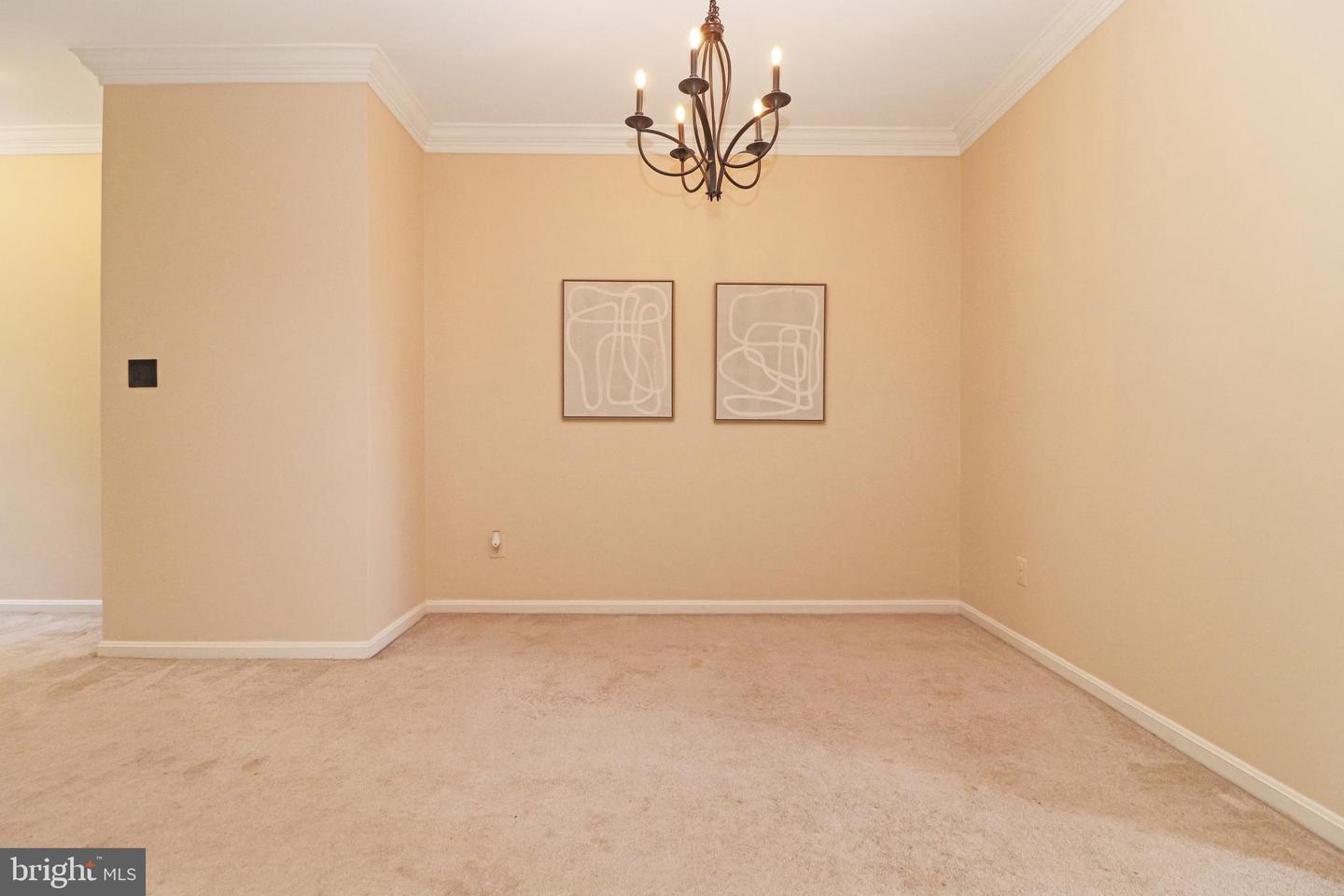 21929 THOMPSON SQ, STERLING, Virginia 20166, 3 Bedrooms Bedrooms, ,2 BathroomsBathrooms,Residential,For sale,21929 THOMPSON SQ,VALO2100730 MLS # VALO2100730