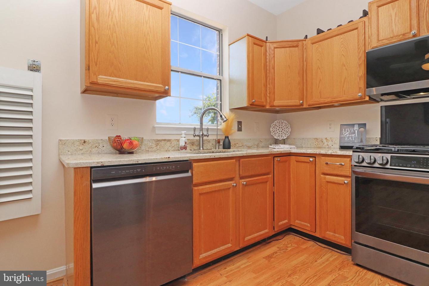21929 THOMPSON SQ, STERLING, Virginia 20166, 3 Bedrooms Bedrooms, ,2 BathroomsBathrooms,Residential,For sale,21929 THOMPSON SQ,VALO2100730 MLS # VALO2100730