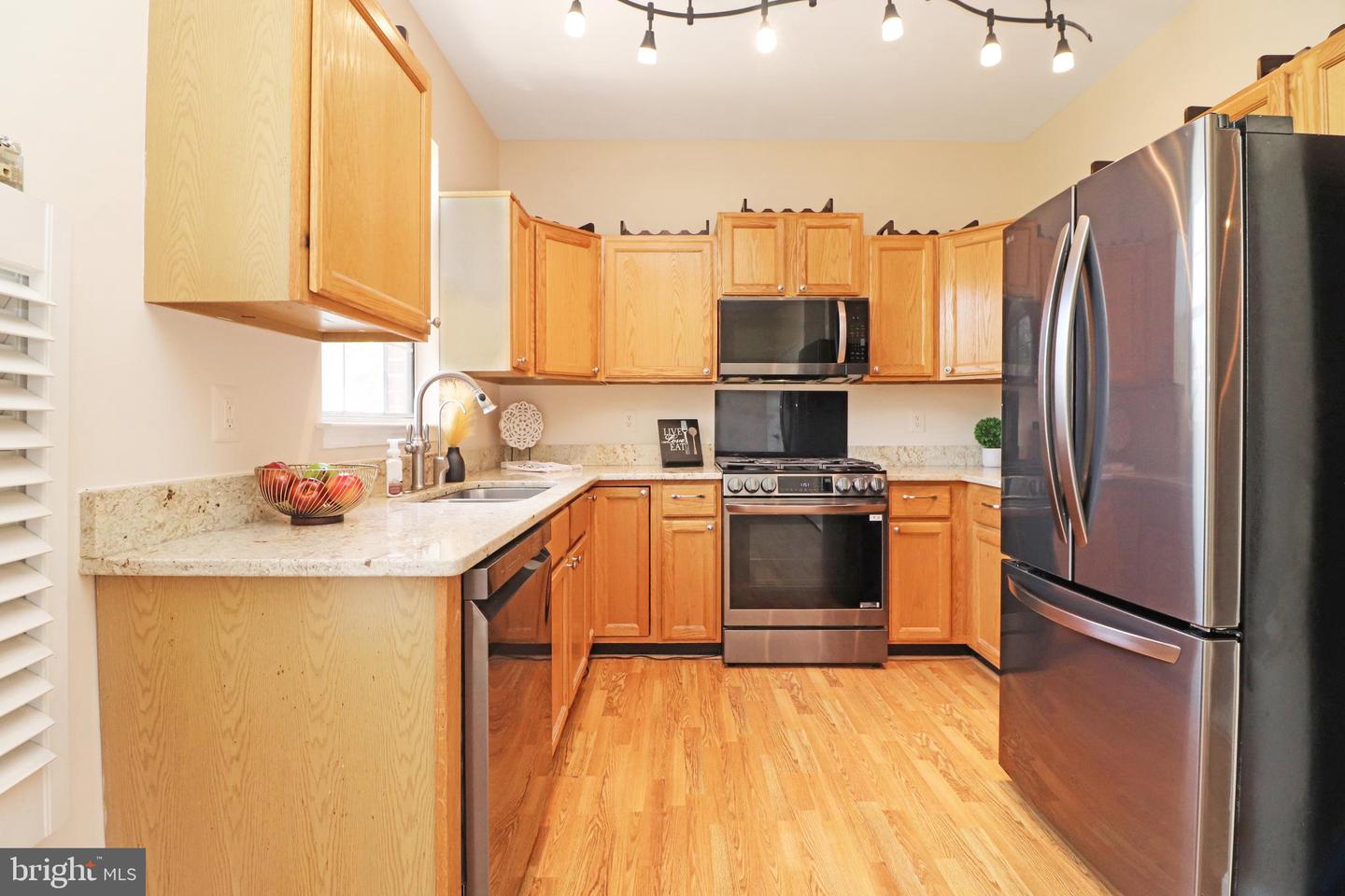 21929 THOMPSON SQ, STERLING, Virginia 20166, 3 Bedrooms Bedrooms, ,2 BathroomsBathrooms,Residential,For sale,21929 THOMPSON SQ,VALO2100730 MLS # VALO2100730