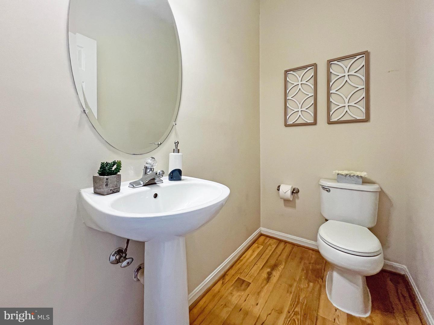 21929 THOMPSON SQ, STERLING, Virginia 20166, 3 Bedrooms Bedrooms, ,2 BathroomsBathrooms,Residential,For sale,21929 THOMPSON SQ,VALO2100730 MLS # VALO2100730