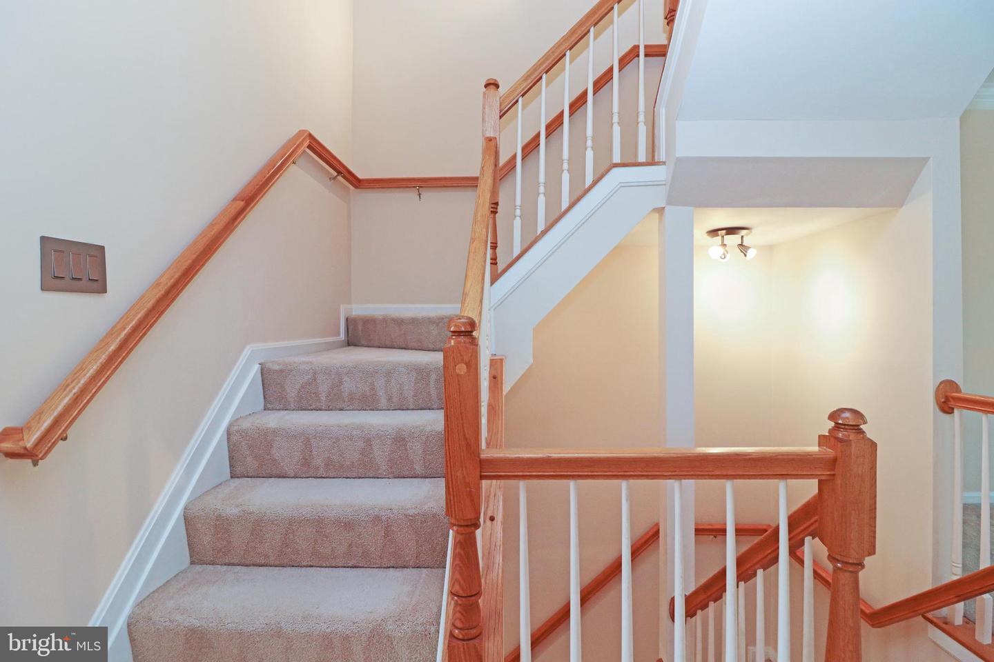 21929 THOMPSON SQ, STERLING, Virginia 20166, 3 Bedrooms Bedrooms, ,2 BathroomsBathrooms,Residential,For sale,21929 THOMPSON SQ,VALO2100730 MLS # VALO2100730