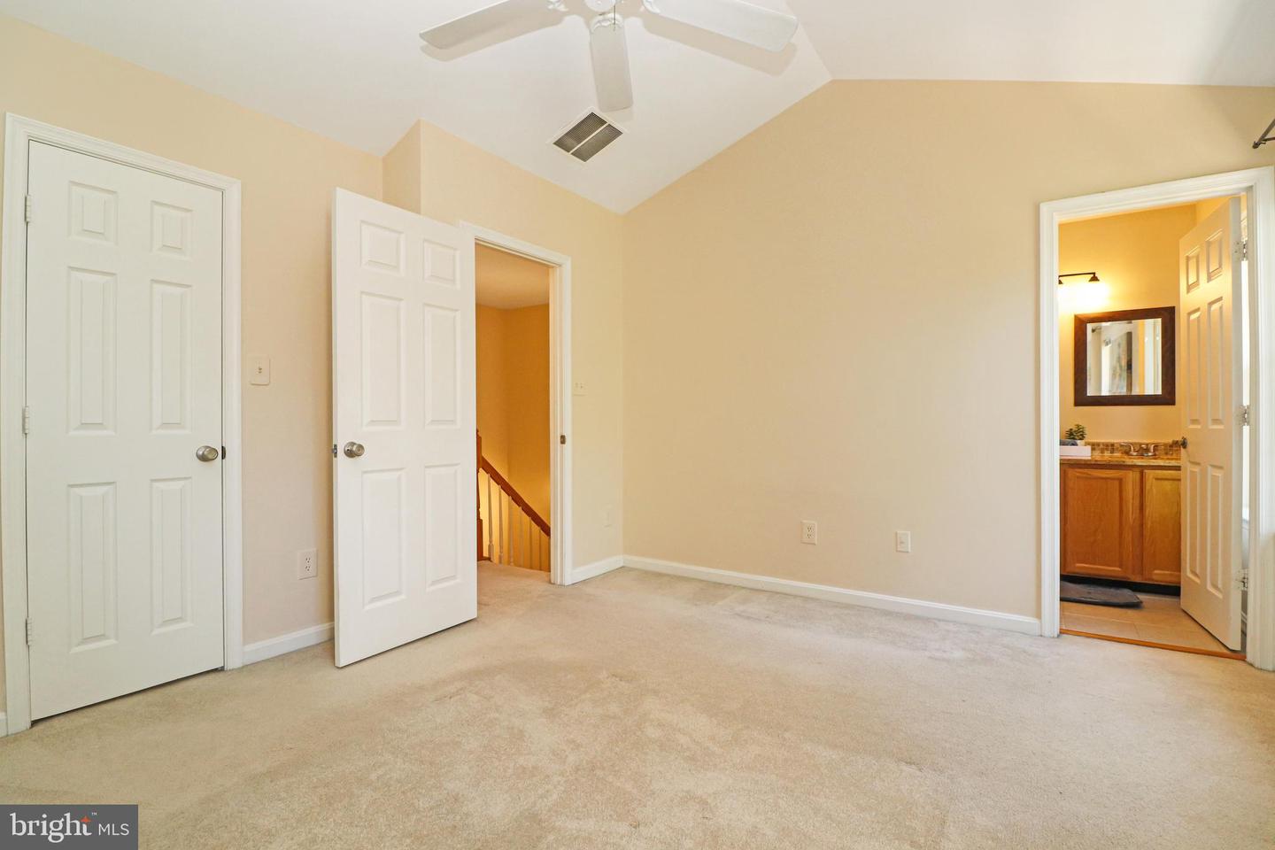 21929 THOMPSON SQ, STERLING, Virginia 20166, 3 Bedrooms Bedrooms, ,2 BathroomsBathrooms,Residential,For sale,21929 THOMPSON SQ,VALO2100730 MLS # VALO2100730