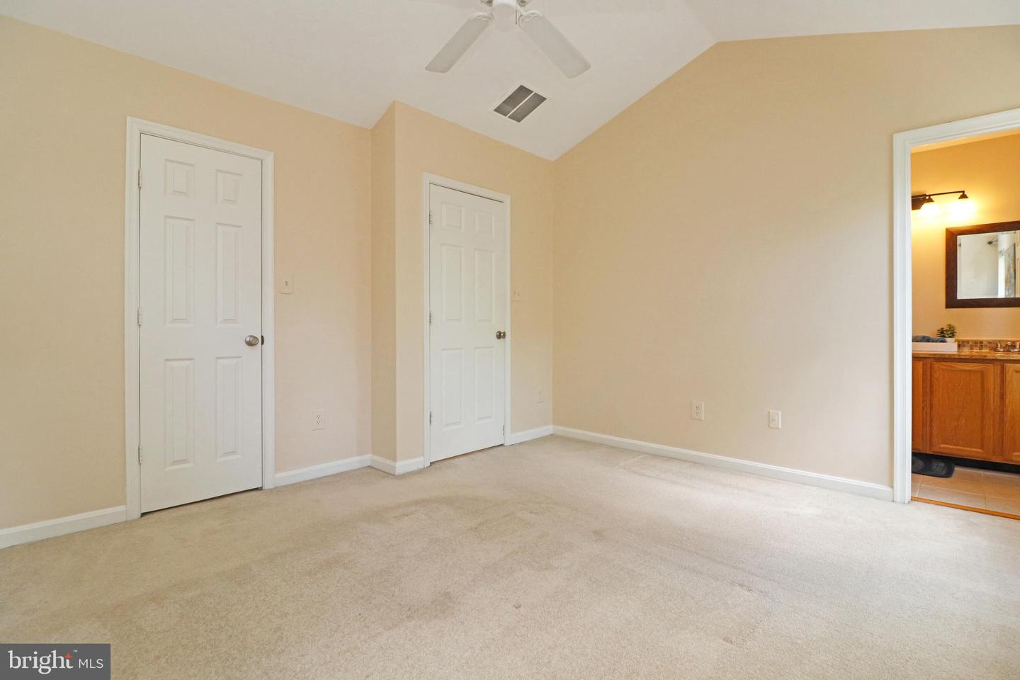 21929 THOMPSON SQ, STERLING, Virginia 20166, 3 Bedrooms Bedrooms, ,2 BathroomsBathrooms,Residential,For sale,21929 THOMPSON SQ,VALO2100730 MLS # VALO2100730