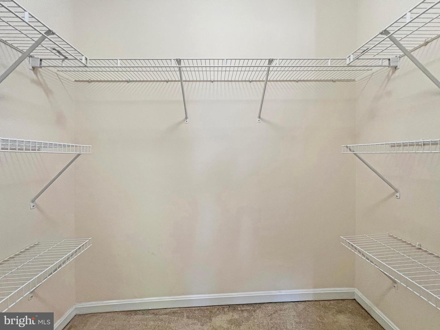 21929 THOMPSON SQ, STERLING, Virginia 20166, 3 Bedrooms Bedrooms, ,2 BathroomsBathrooms,Residential,For sale,21929 THOMPSON SQ,VALO2100730 MLS # VALO2100730