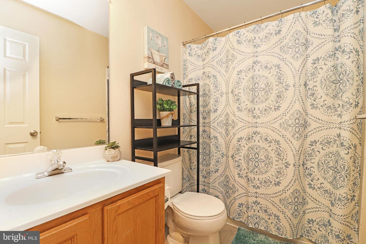 21929 THOMPSON SQ, STERLING, Virginia 20166, 3 Bedrooms Bedrooms, ,2 BathroomsBathrooms,Residential,For sale,21929 THOMPSON SQ,VALO2100730 MLS # VALO2100730