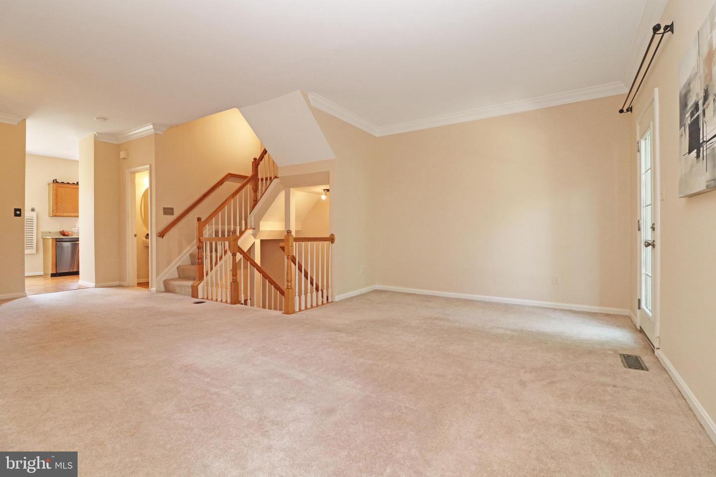 21929 THOMPSON SQ, STERLING, Virginia 20166, 3 Bedrooms Bedrooms, ,2 BathroomsBathrooms,Residential,For sale,21929 THOMPSON SQ,VALO2100730 MLS # VALO2100730