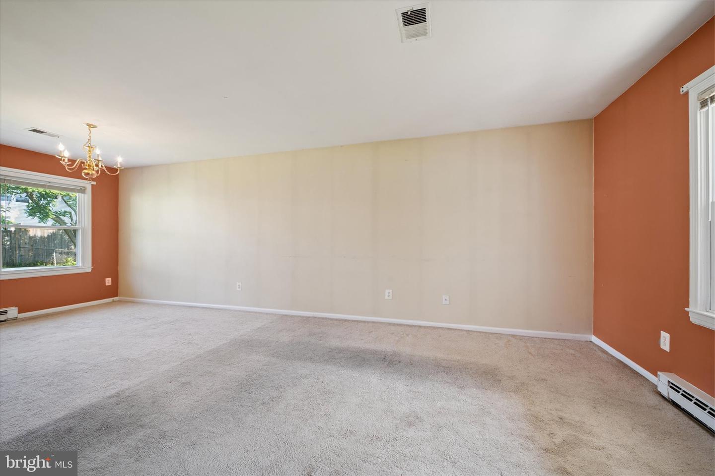 305 S KENNEDY RD S, STERLING, Virginia 20164, 3 Bedrooms Bedrooms, ,3 BathroomsBathrooms,Residential,For sale,305 S KENNEDY RD S,VALO2100674 MLS # VALO2100674
