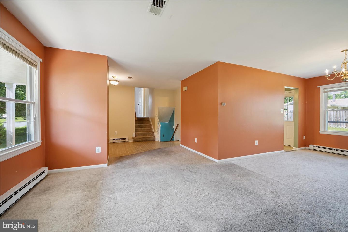 305 S KENNEDY RD S, STERLING, Virginia 20164, 3 Bedrooms Bedrooms, ,3 BathroomsBathrooms,Residential,For sale,305 S KENNEDY RD S,VALO2100674 MLS # VALO2100674