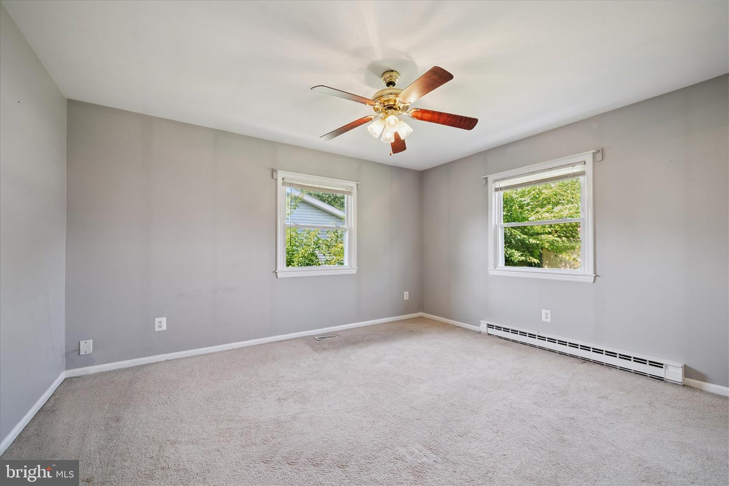 305 S KENNEDY RD S, STERLING, Virginia 20164, 3 Bedrooms Bedrooms, ,3 BathroomsBathrooms,Residential,For sale,305 S KENNEDY RD S,VALO2100674 MLS # VALO2100674