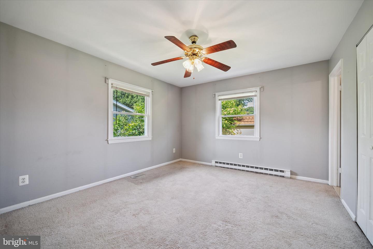 305 S KENNEDY RD S, STERLING, Virginia 20164, 3 Bedrooms Bedrooms, ,3 BathroomsBathrooms,Residential,For sale,305 S KENNEDY RD S,VALO2100674 MLS # VALO2100674