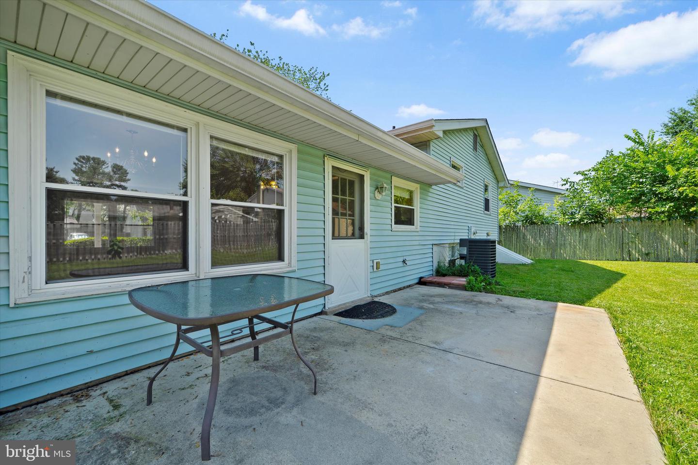 305 S KENNEDY RD S, STERLING, Virginia 20164, 3 Bedrooms Bedrooms, ,3 BathroomsBathrooms,Residential,For sale,305 S KENNEDY RD S,VALO2100674 MLS # VALO2100674