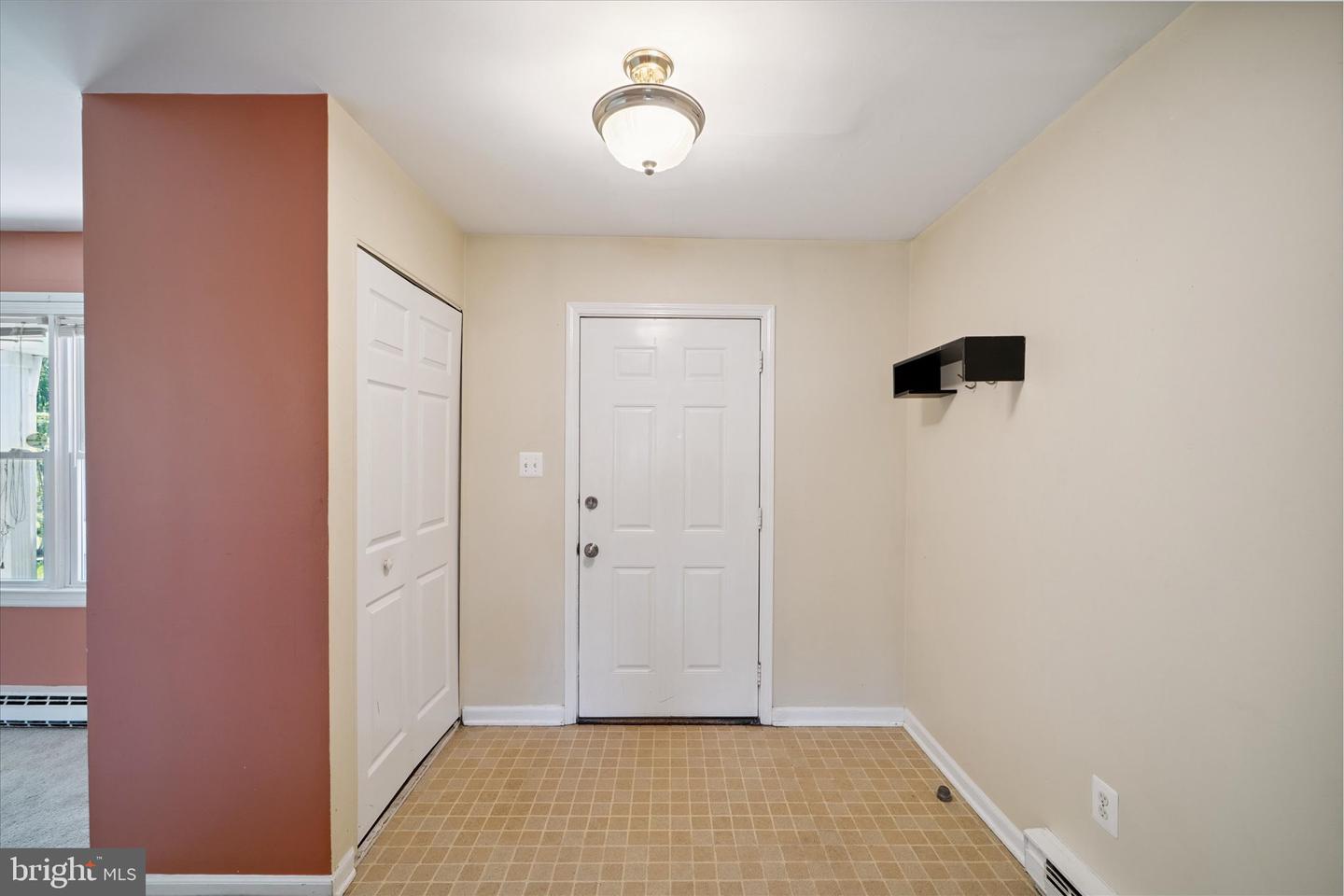 305 S KENNEDY RD S, STERLING, Virginia 20164, 3 Bedrooms Bedrooms, ,3 BathroomsBathrooms,Residential,For sale,305 S KENNEDY RD S,VALO2100674 MLS # VALO2100674