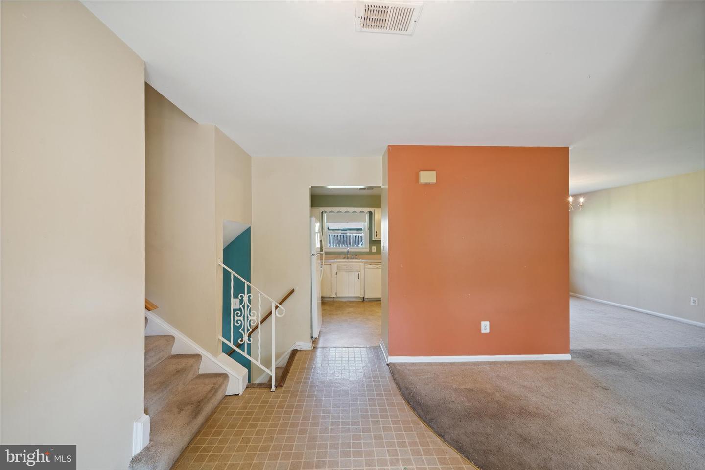 305 S KENNEDY RD S, STERLING, Virginia 20164, 3 Bedrooms Bedrooms, ,3 BathroomsBathrooms,Residential,For sale,305 S KENNEDY RD S,VALO2100674 MLS # VALO2100674