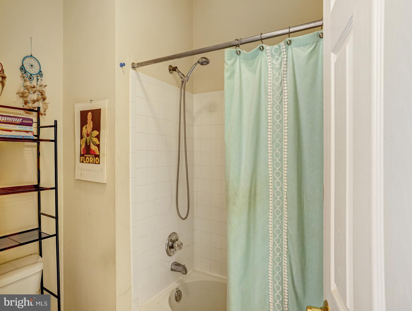 25072 GAZELLE CT, CHANTILLY, Virginia 20152, 5 Bedrooms Bedrooms, ,4 BathroomsBathrooms,Residential,For sale,25072 GAZELLE CT,VALO2100676 MLS # VALO2100676