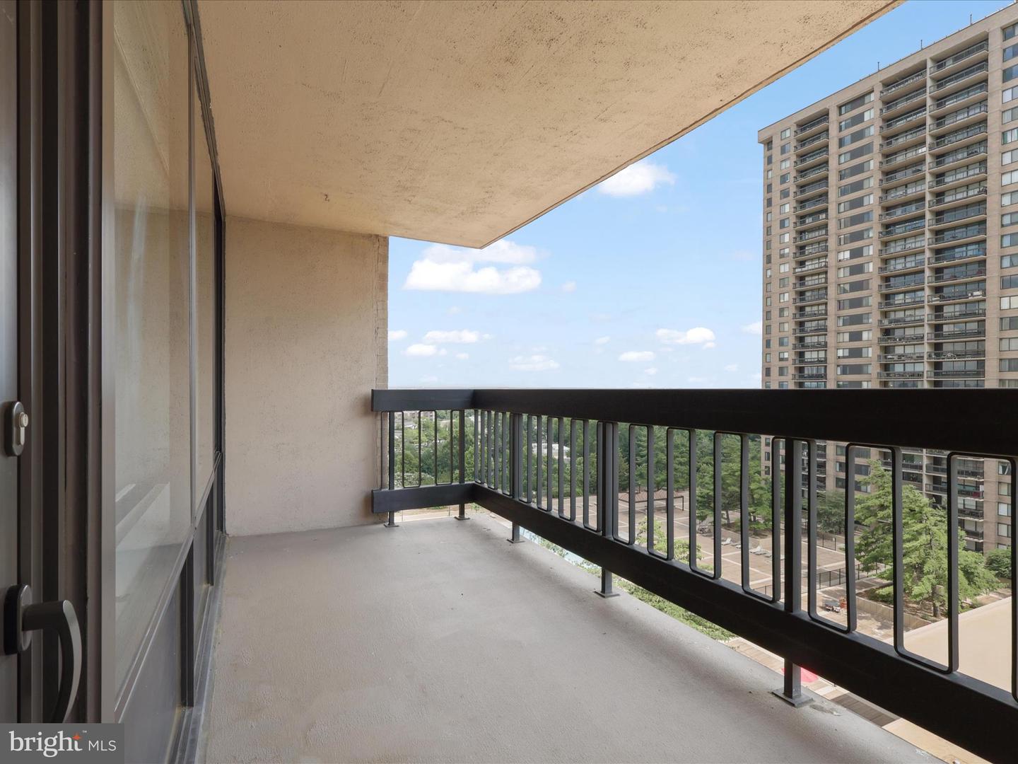 3701 S GEORGE MASON DR #901N, FALLS CHURCH, Virginia 22041, 1 Bedroom Bedrooms, ,1 BathroomBathrooms,Residential,For sale,3701 S GEORGE MASON DR #901N,VAFX2252340 MLS # VAFX2252340
