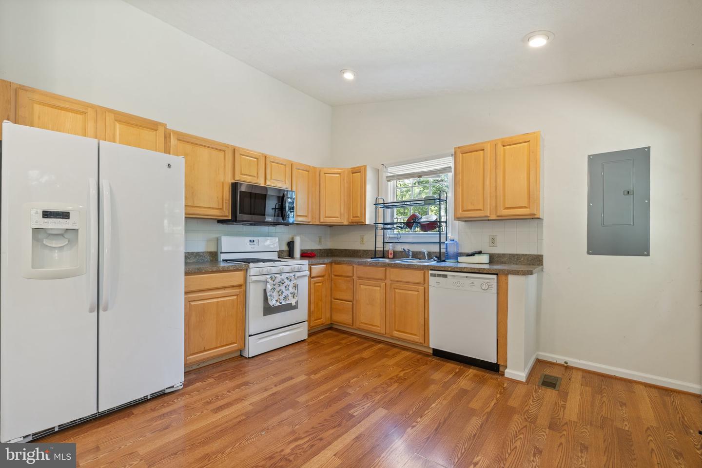 1000 HICKORY TRL, WINCHESTER, Virginia 22602, 3 Bedrooms Bedrooms, 7 Rooms Rooms,2 BathroomsBathrooms,Residential,For sale,1000 HICKORY TRL,VAFV2035142 MLS # VAFV2035142