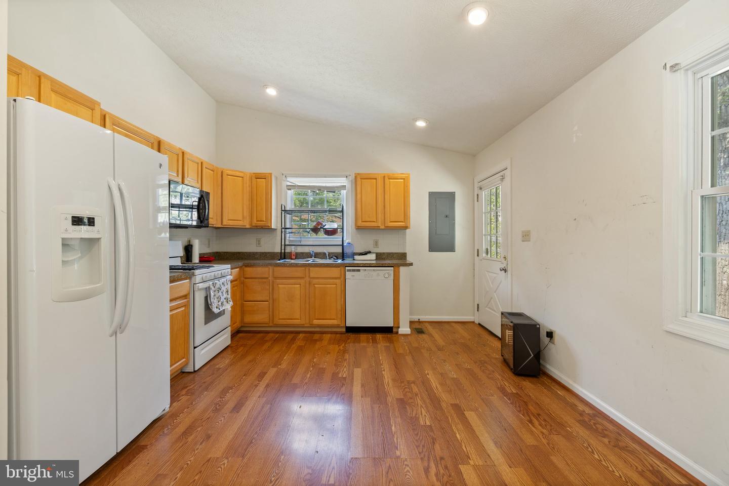1000 HICKORY TRL, WINCHESTER, Virginia 22602, 3 Bedrooms Bedrooms, 7 Rooms Rooms,2 BathroomsBathrooms,Residential,For sale,1000 HICKORY TRL,VAFV2035142 MLS # VAFV2035142