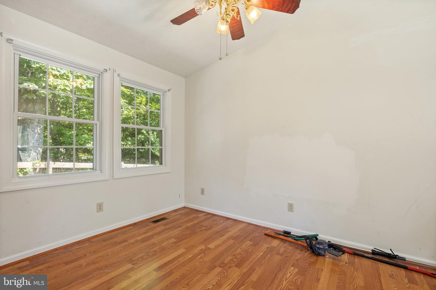 1000 HICKORY TRL, WINCHESTER, Virginia 22602, 3 Bedrooms Bedrooms, 7 Rooms Rooms,2 BathroomsBathrooms,Residential,For sale,1000 HICKORY TRL,VAFV2035142 MLS # VAFV2035142