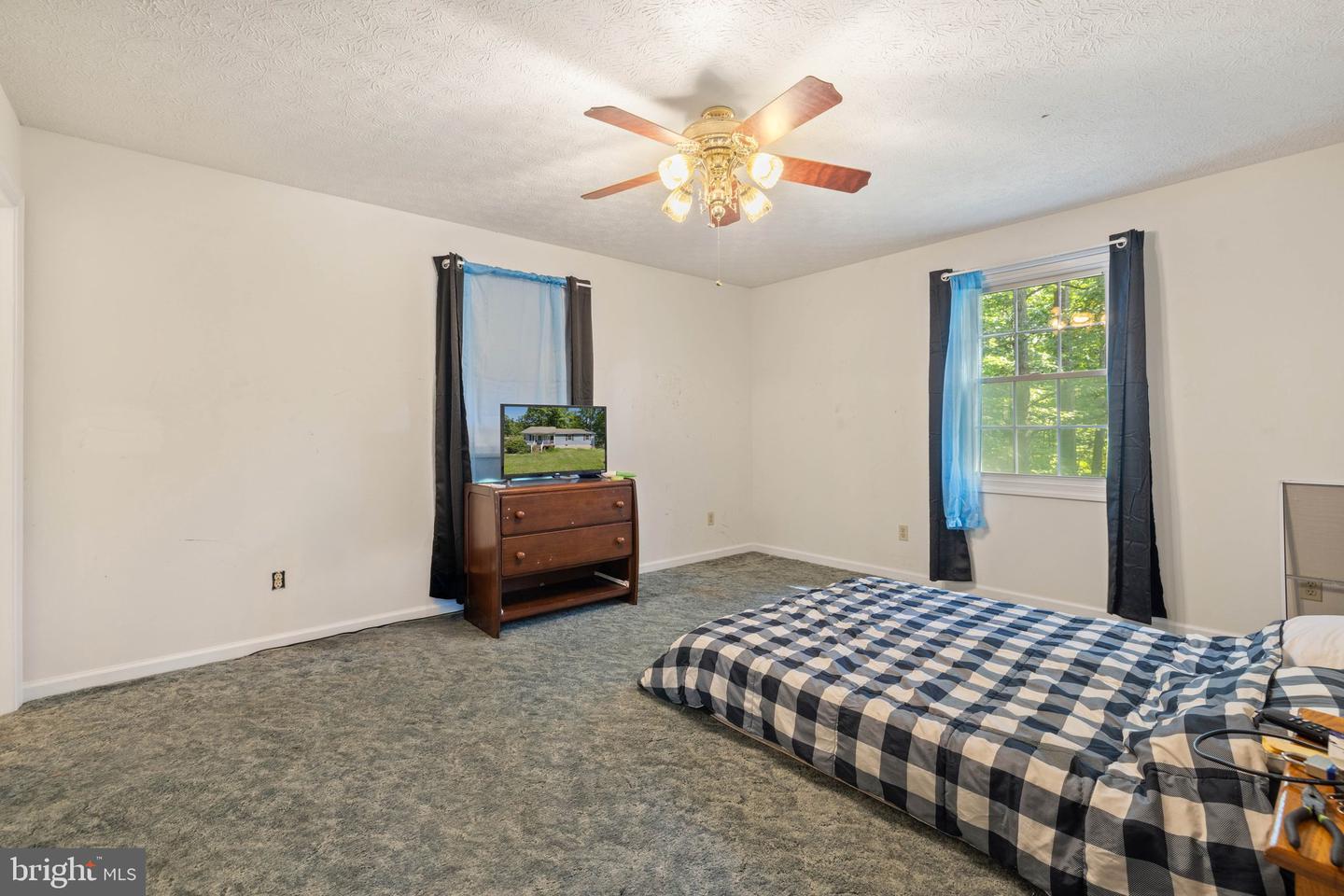 1000 HICKORY TRL, WINCHESTER, Virginia 22602, 3 Bedrooms Bedrooms, 7 Rooms Rooms,2 BathroomsBathrooms,Residential,For sale,1000 HICKORY TRL,VAFV2035142 MLS # VAFV2035142