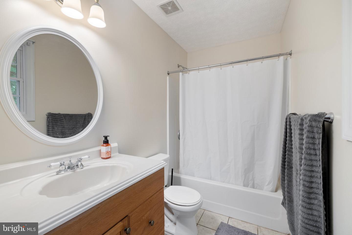 1000 HICKORY TRL, WINCHESTER, Virginia 22602, 3 Bedrooms Bedrooms, 7 Rooms Rooms,2 BathroomsBathrooms,Residential,For sale,1000 HICKORY TRL,VAFV2035142 MLS # VAFV2035142