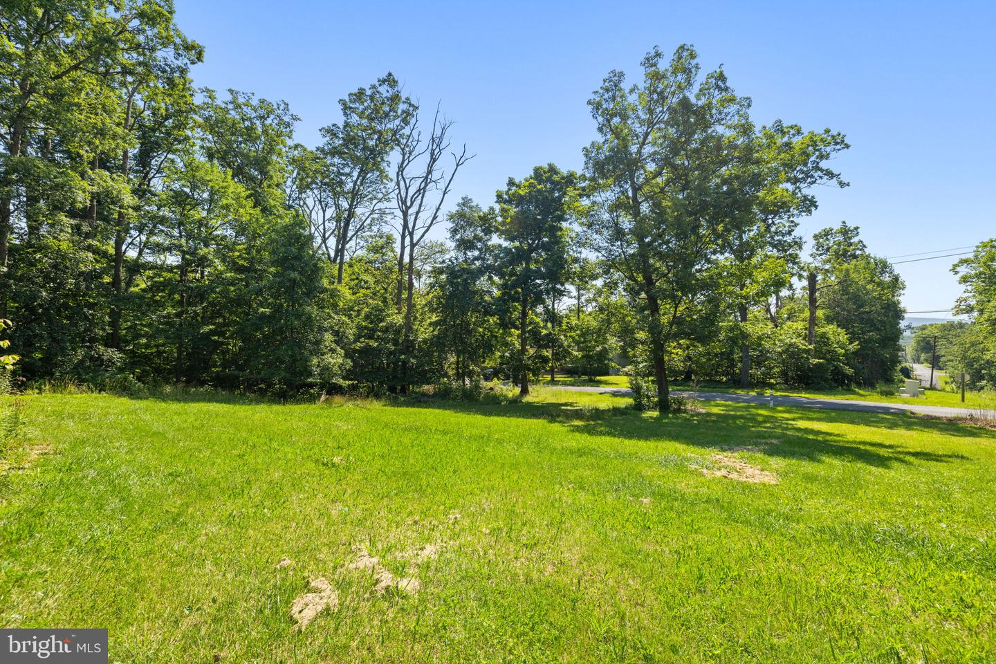 1000 HICKORY TRL, WINCHESTER, Virginia 22602, 3 Bedrooms Bedrooms, 7 Rooms Rooms,2 BathroomsBathrooms,Residential,For sale,1000 HICKORY TRL,VAFV2035142 MLS # VAFV2035142