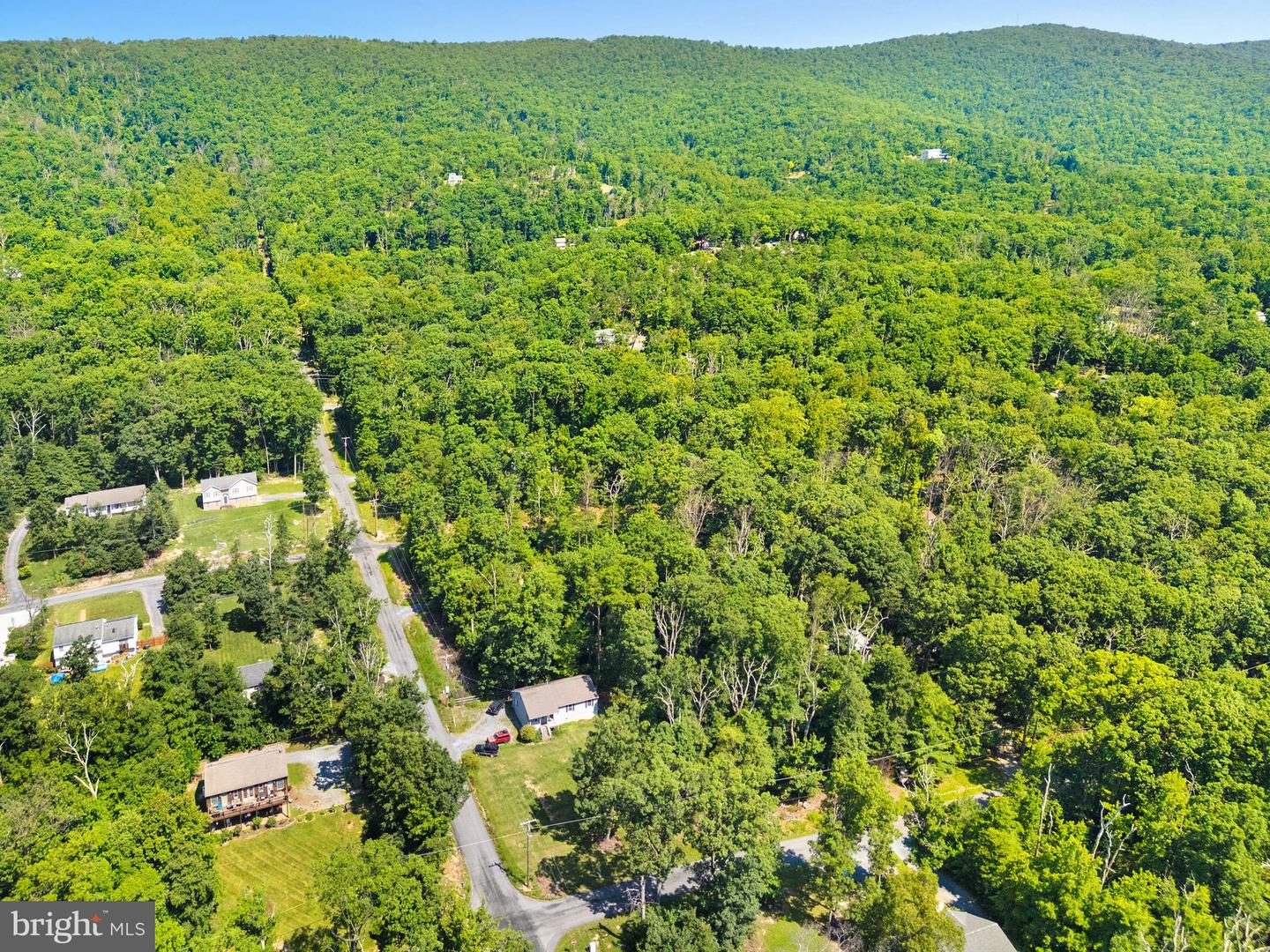 1000 HICKORY TRL, WINCHESTER, Virginia 22602, 3 Bedrooms Bedrooms, 7 Rooms Rooms,2 BathroomsBathrooms,Residential,For sale,1000 HICKORY TRL,VAFV2035142 MLS # VAFV2035142