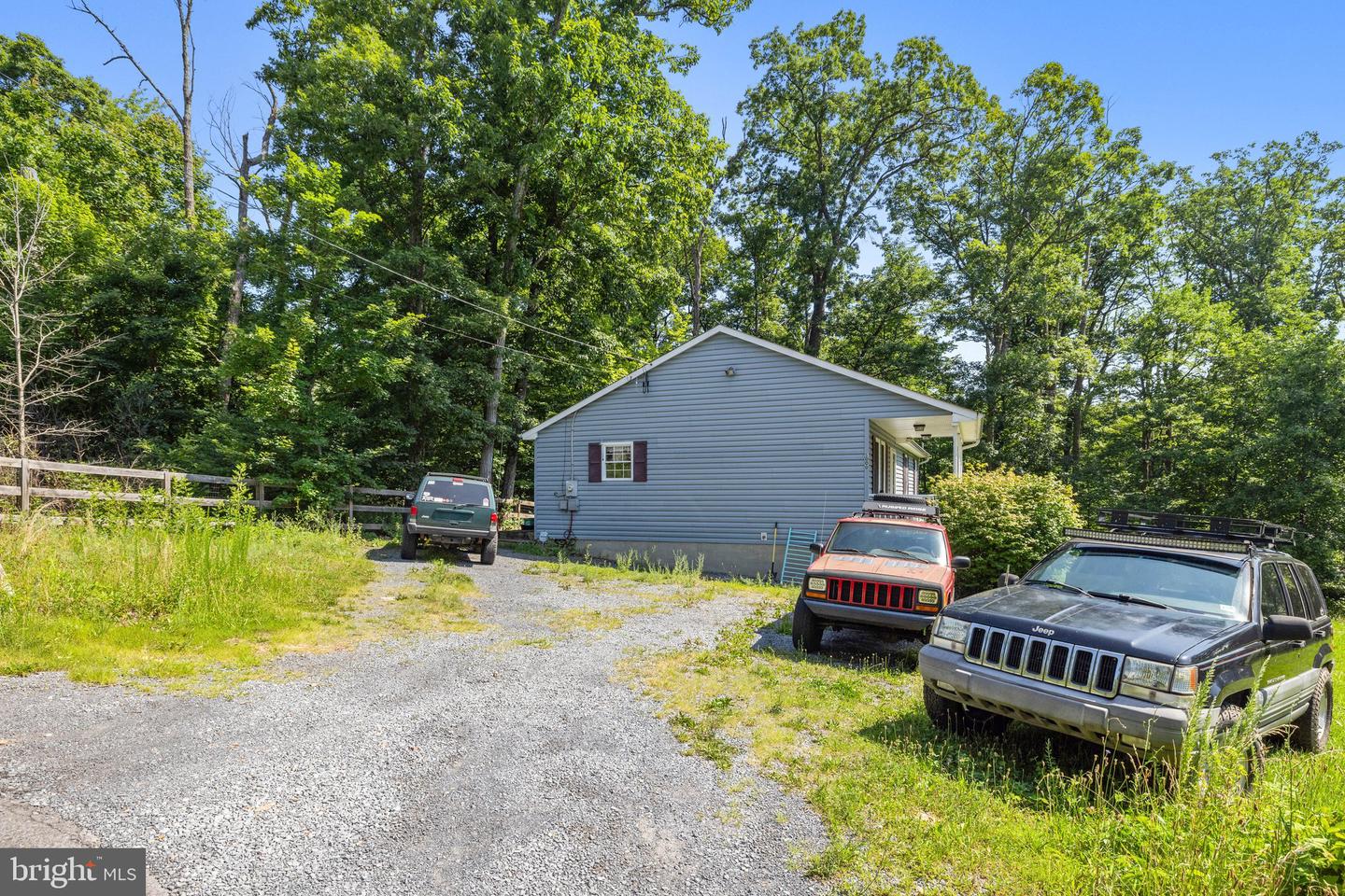 1000 HICKORY TRL, WINCHESTER, Virginia 22602, 3 Bedrooms Bedrooms, 7 Rooms Rooms,2 BathroomsBathrooms,Residential,For sale,1000 HICKORY TRL,VAFV2035142 MLS # VAFV2035142