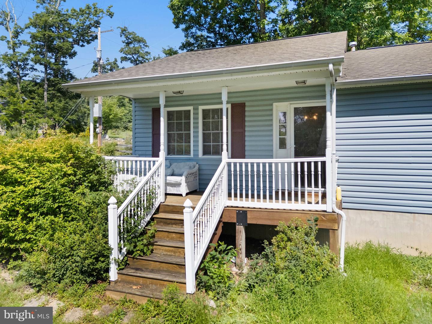 1000 HICKORY TRL, WINCHESTER, Virginia 22602, 3 Bedrooms Bedrooms, 7 Rooms Rooms,2 BathroomsBathrooms,Residential,For sale,1000 HICKORY TRL,VAFV2035142 MLS # VAFV2035142