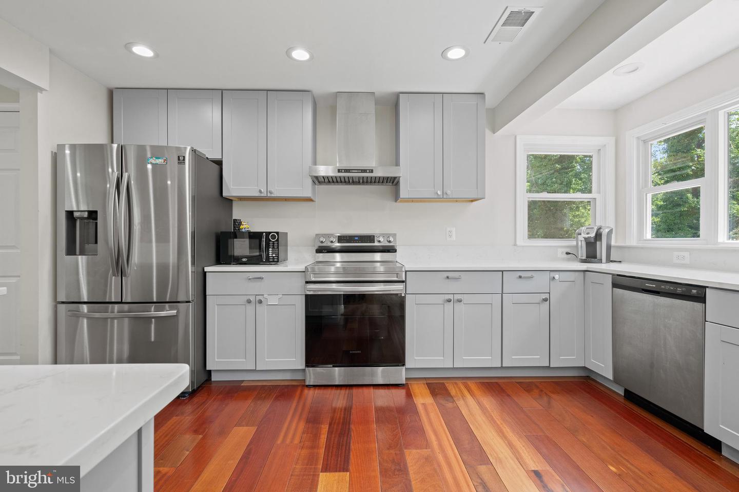 9151 HERMOSA DR, FAIRFAX, Virginia 22031, 5 Bedrooms Bedrooms, ,3 BathroomsBathrooms,Residential,For sale,9151 HERMOSA DR,VAFX2252408 MLS # VAFX2252408