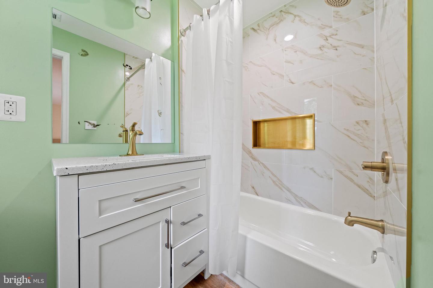 9151 HERMOSA DR, FAIRFAX, Virginia 22031, 5 Bedrooms Bedrooms, ,3 BathroomsBathrooms,Residential,For sale,9151 HERMOSA DR,VAFX2252408 MLS # VAFX2252408