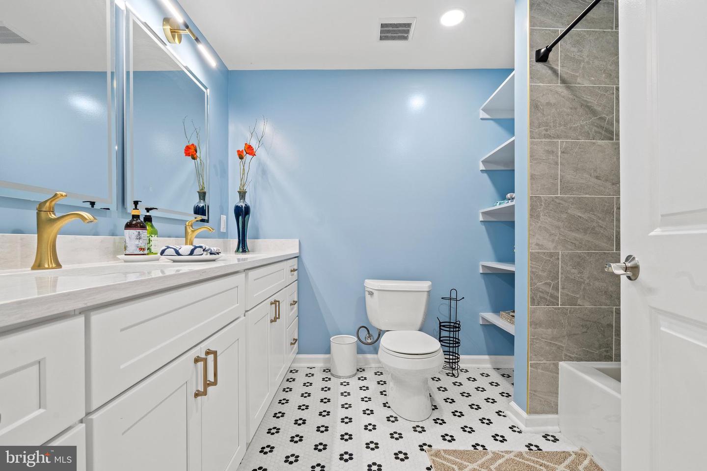 9151 HERMOSA DR, FAIRFAX, Virginia 22031, 5 Bedrooms Bedrooms, ,3 BathroomsBathrooms,Residential,For sale,9151 HERMOSA DR,VAFX2252408 MLS # VAFX2252408