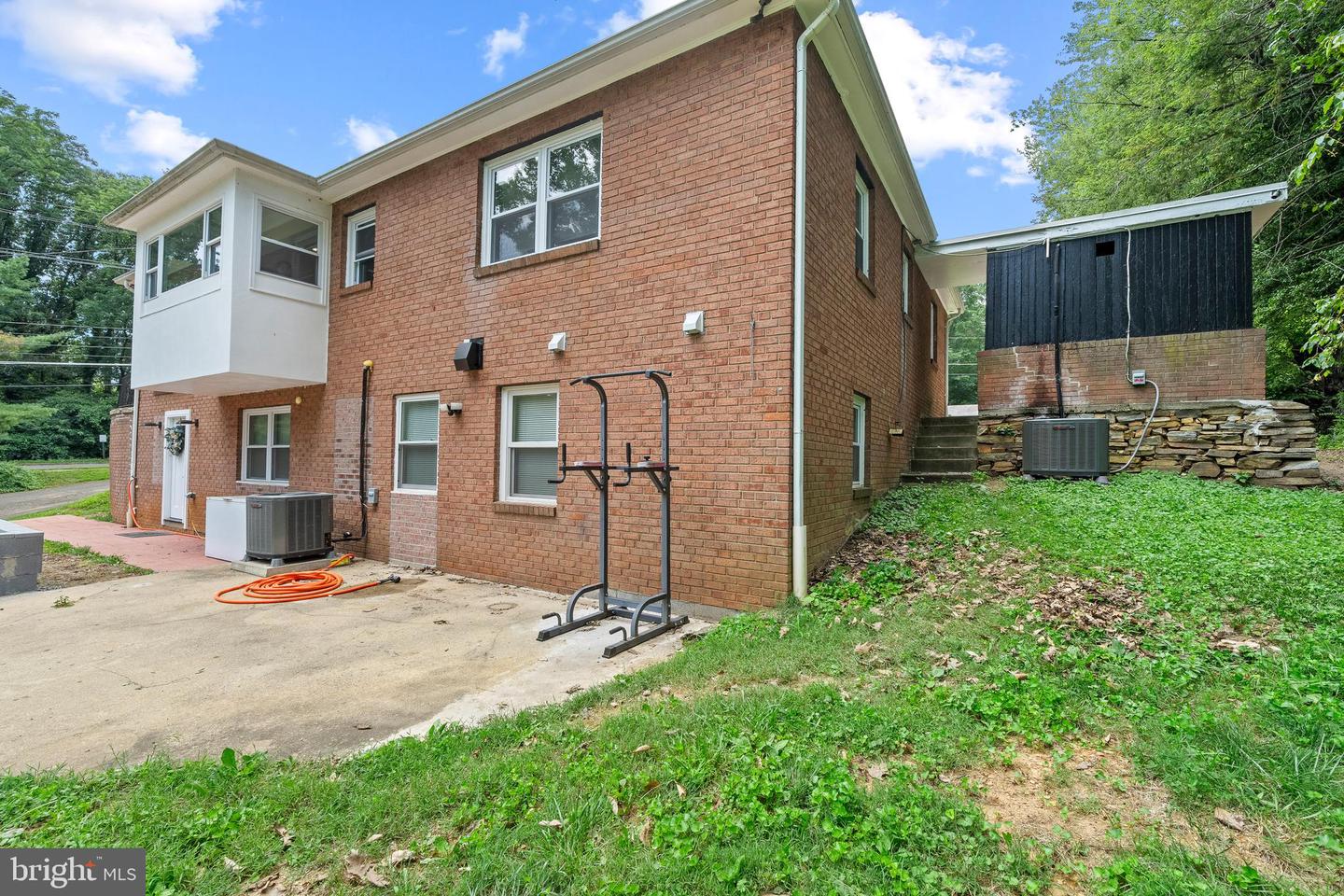 9151 HERMOSA DR, FAIRFAX, Virginia 22031, 5 Bedrooms Bedrooms, ,3 BathroomsBathrooms,Residential,For sale,9151 HERMOSA DR,VAFX2252408 MLS # VAFX2252408