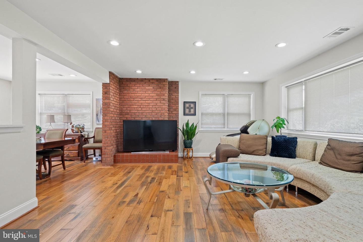 9151 HERMOSA DR, FAIRFAX, Virginia 22031, 5 Bedrooms Bedrooms, ,3 BathroomsBathrooms,Residential,For sale,9151 HERMOSA DR,VAFX2252408 MLS # VAFX2252408