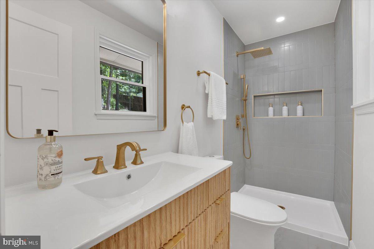 6338 BREN MAR DR, ALEXANDRIA, Virginia 22312, 4 Bedrooms Bedrooms, ,3 BathroomsBathrooms,Residential,For sale,6338 BREN MAR DR,VAFX2252418 MLS # VAFX2252418
