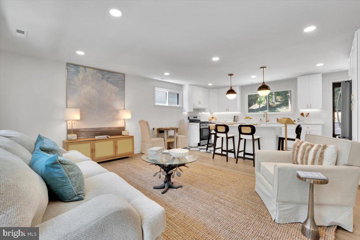 6338 BREN MAR DR, ALEXANDRIA, Virginia 22312, 4 Bedrooms Bedrooms, ,3 BathroomsBathrooms,Residential,For sale,6338 BREN MAR DR,VAFX2252418 MLS # VAFX2252418