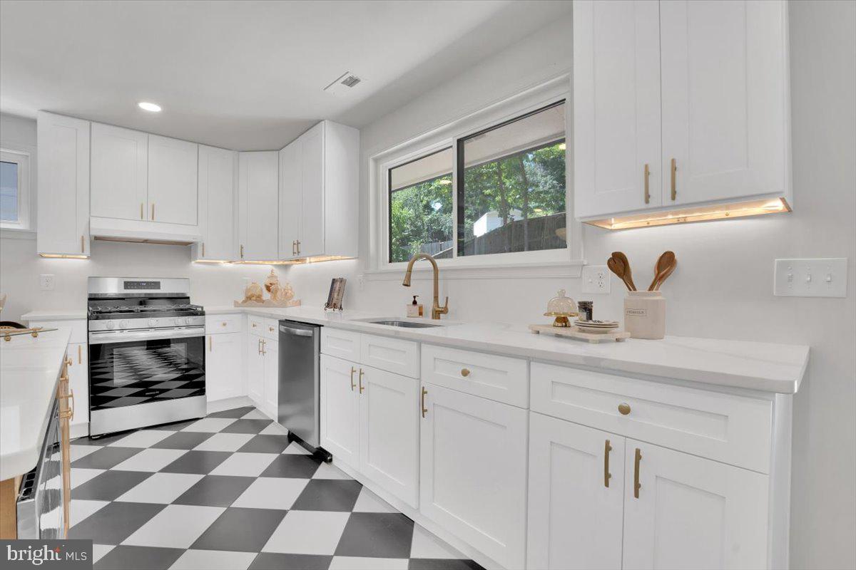 6338 BREN MAR DR, ALEXANDRIA, Virginia 22312, 4 Bedrooms Bedrooms, ,3 BathroomsBathrooms,Residential,For sale,6338 BREN MAR DR,VAFX2252418 MLS # VAFX2252418